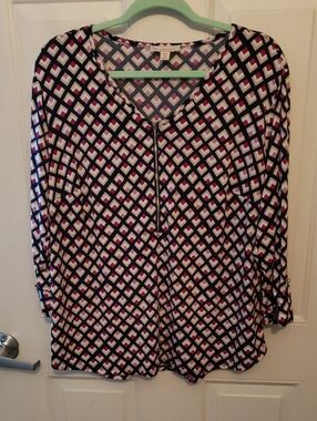 Zip-Front Geometric Print Tunic Top in Black, White & Plum